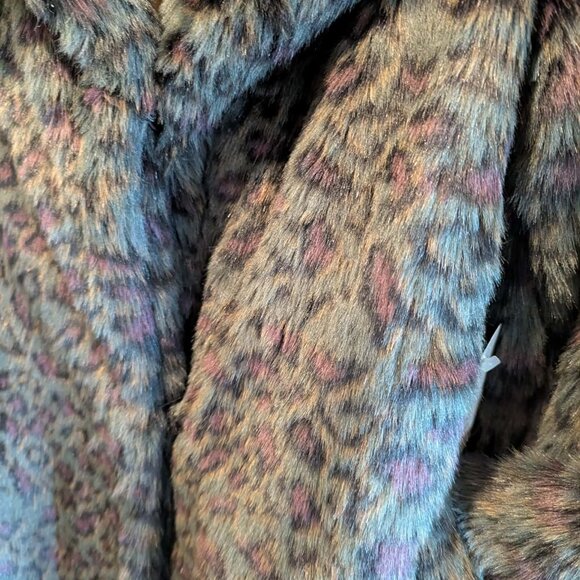 Golden by TNA Moorhouse Faux Fur Coat - Picture 3 of 6